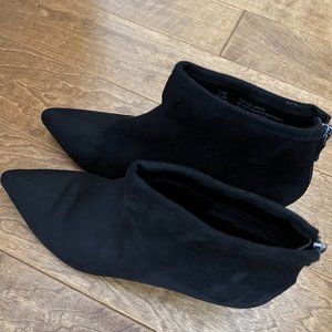 Impo Women's Size 11M Black Faux Suede High Heel Ankle Zip Booties